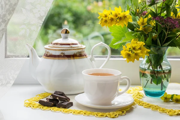 Morning tea near the window — ストック写真