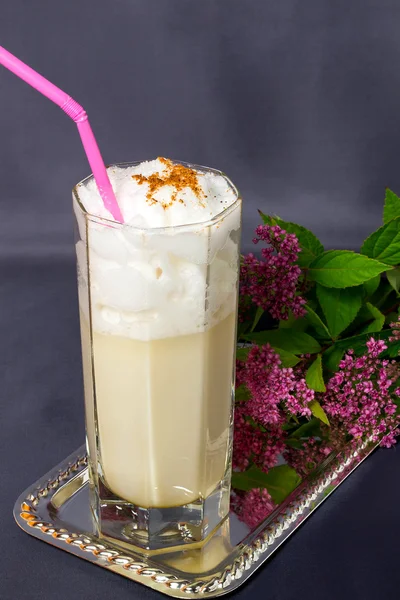 Cóctel de caramelo con helado — Foto de Stock