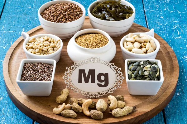 Products containing magnesium (Mg) — Stock Photo, Image