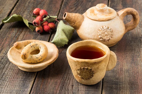 Chá de outono com espinheiro em cerâmica — Fotografia de Stock