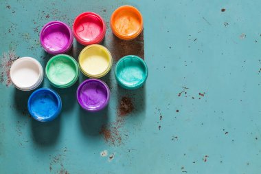 Çok renkli akrilik inci Boya