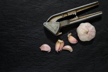 Sarımsak ve eski sarımsak basın 