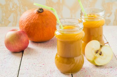 Smoothies pumpkin and apple 