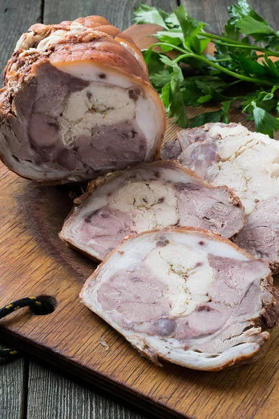 Roulade casero de cerdo y pollo —  Fotos de Stock