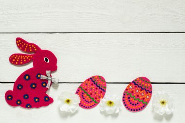 Dekoratif el yapımı easter bunnies ve yumurta 