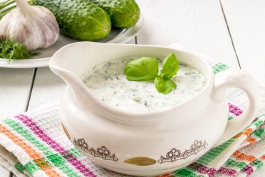 yunan tzatziki sosu 