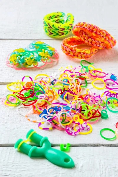 Fabbricazione di accessori per bambini di anelli in silicone — Foto Stock