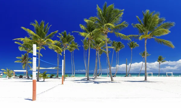 Stranden på den tropiska ön — Stockfoto