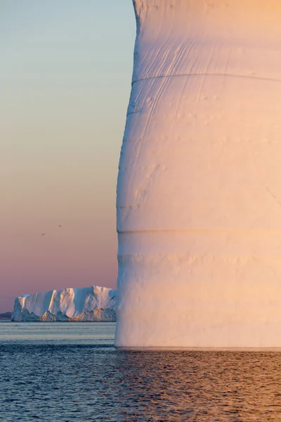 Enormi iceberg della Groenlandia — Foto Stock