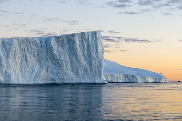 Enormi iceberg della Groenlandia — Foto Stock