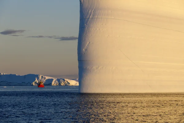 Enormi iceberg delle regioni polari — Foto Stock