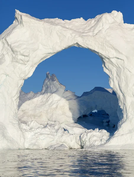 Huge icebergs of polar regions — Stock Photo, Image