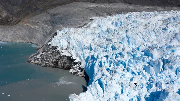 Grönlandi Gleccserek Lövöldözés Egy Drónról Globális Felmelegedés Jelenségének Tanulmányozása Jogdíjmentes Stock Fotók