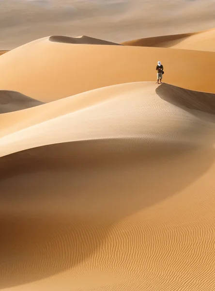 Çölde yalnız Gezgin