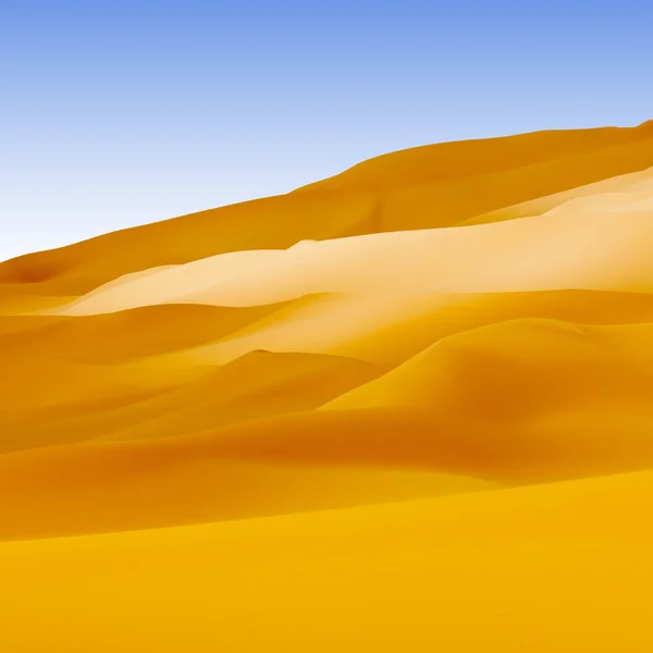 Dune di sabbia nel deserto — Foto Stock