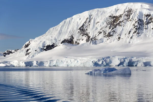 Przyroda i krajobrazy Antarktydy — Zdjęcie stockowe