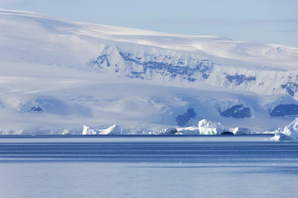 Природа и пейзажи Антарктики — стоковое фото