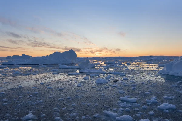 Glaciers et icebergs du Groenland — Photo