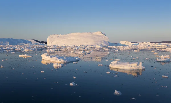 Glaciares e icebergs de Groenlandia — Foto de Stock