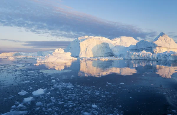 ICES και παγόβουνα στη Γροιλανδία — Φωτογραφία Αρχείου