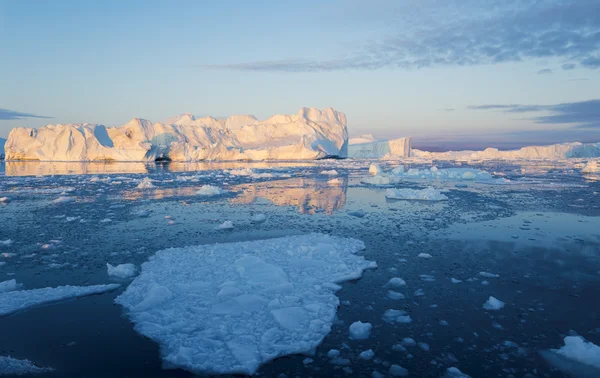 Buzullar ve buzdağları Grönland — Stok fotoğraf