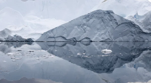 Ghiacciai e iceberg dell'Antartide — Foto Stock