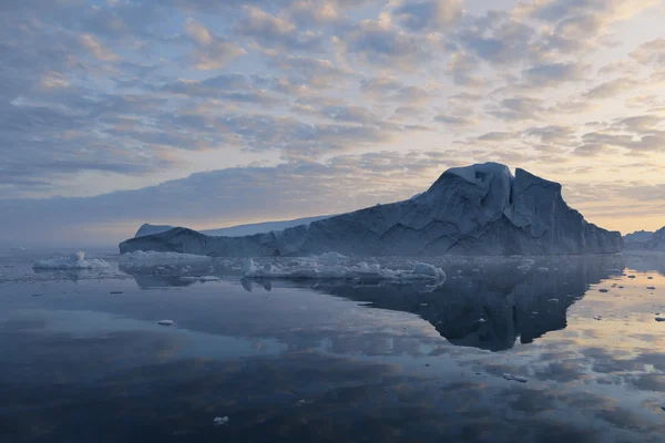 Etelämantereen jäätiköt ja jäävuoret — kuvapankkivalokuva