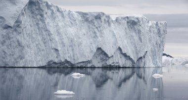 Büyük buzdağları farklı formları
