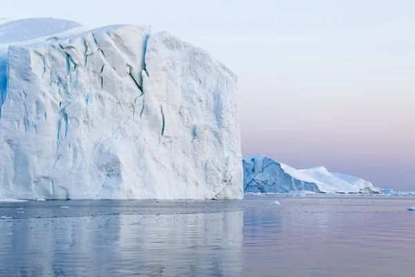 巨大的冰山的不同形式 — 图库照片