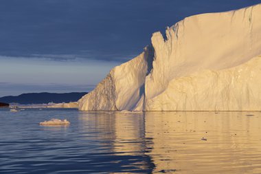 Büyük buzdağları farklı formları