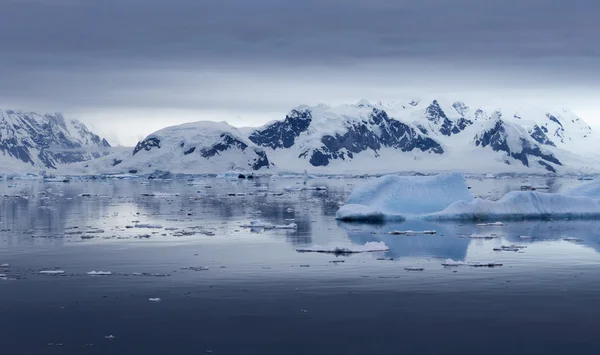 Natur und Landschaften der Antarktis. — Stockfoto