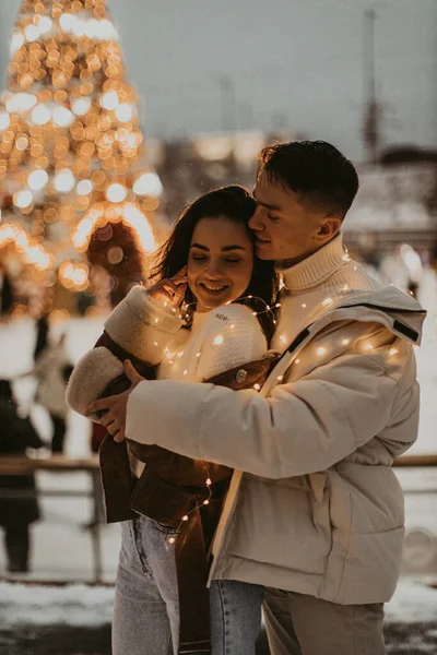 Young Romantic Couple Love Outdoors Winter Christmas Two Lovers Hugging — Stock Photo, Image