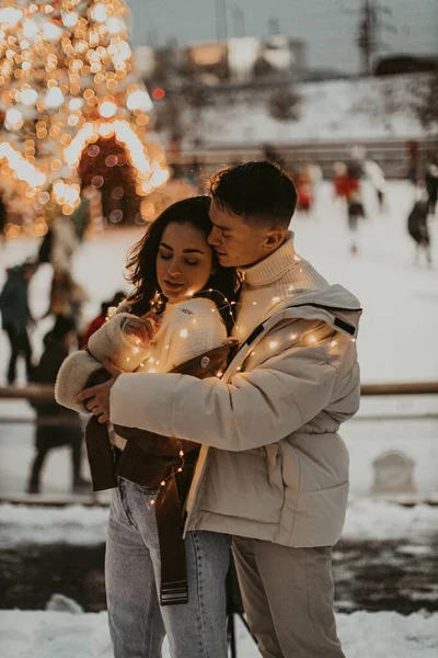 Young Romantic Couple Love Outdoors Winter Christmas Two Lovers Hugging — Stock Photo, Image