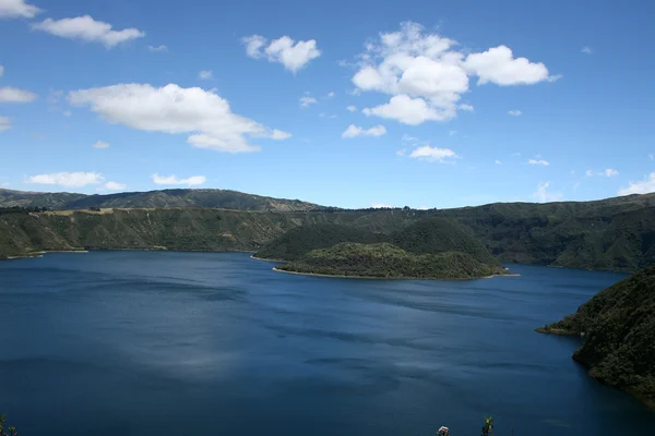 El cráter Lago Cuicocha — Foto de Stock