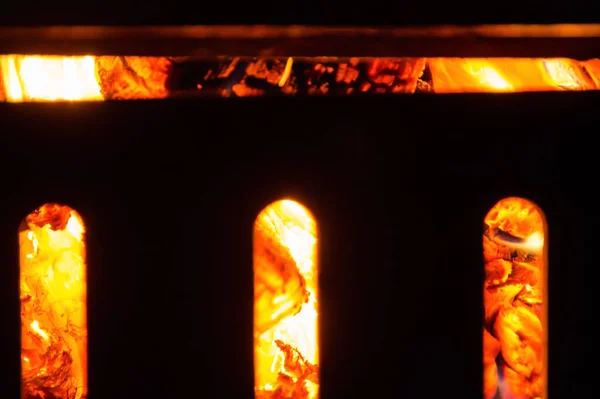 Glühende Holzkohle Heizkessel Für Lodernde Flammen — Stockfoto