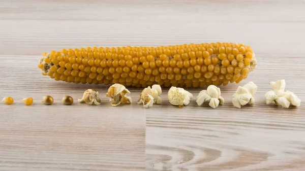 Popcorn Cooked Microwave Oven Home Different Stages Preparation Corn Kernels — Stock Photo, Image