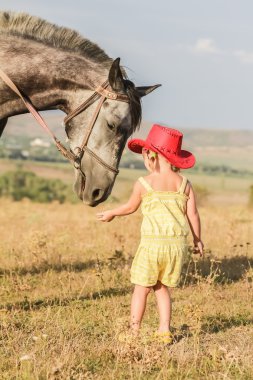 mutlu kız çiftlikte, rur bir binicilik açık portresi