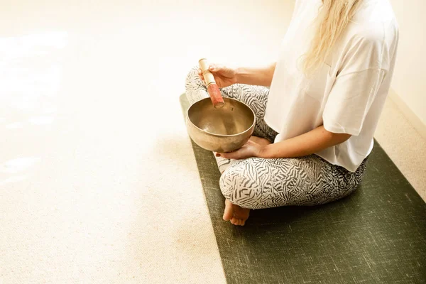 Чаша Пения Йоги Медитации Связи Звукового Исцеления — стоковое фото