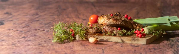 Bistecca Cotta Servita Pronta Mangiare Farina Carne Piatto Principale — Foto Stock