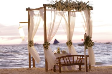 Tablo dekorasyon inopen hava Restoran sunse, sahilde düğün