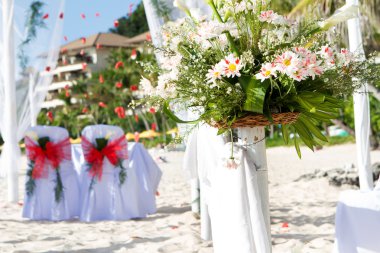 Düğün kemer ve plajda kurulum