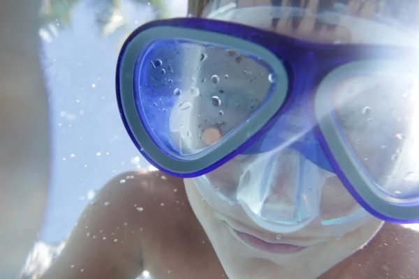 Child boy diving underwater in mask portrait — Stock Photo, Image