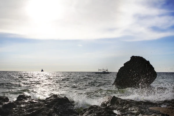 Paisagem marinha com rochas — Fotografia de Stock