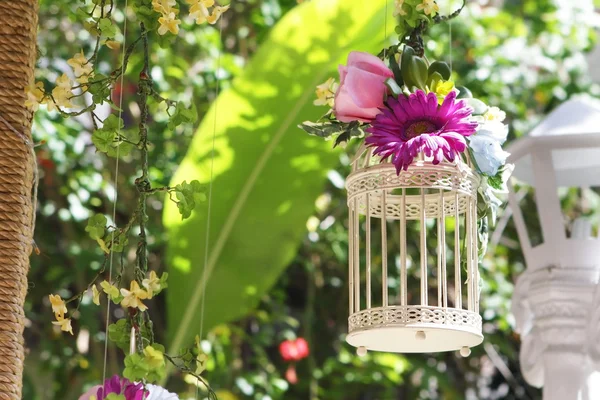 Bouquet da sposa su sfondo naturale — Foto Stock