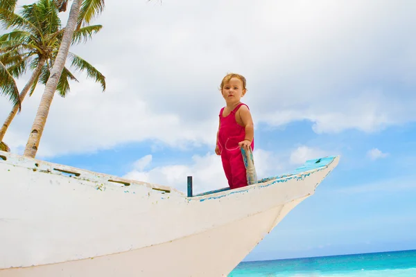 Outdoor portrait of happy baby child on board of sea boat — Stock Photo, Image