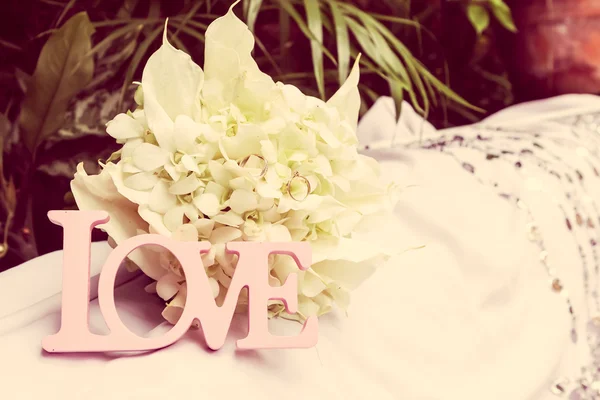 Love word as wedding decoration detail — Stock Photo, Image