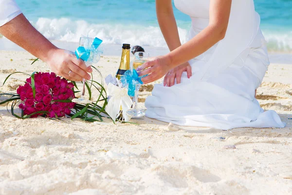 Bride and groom, beach wedding for two Royalty Free Stock Photos