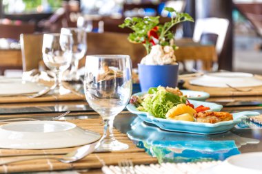Tablo ayarı açık kafe, otel, küçük restoran yaz