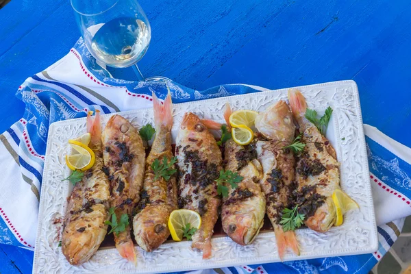 Fried fish on plate, closeup — Stock Photo, Image