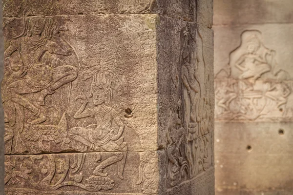 Барельеф на стене, Ангкор, Камбоджа — стоковое фото